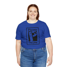 Load image into Gallery viewer, Pisces - Everyday Tee